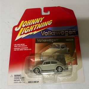 Johnny Lightning Volkswagen (2002) 1966 Beetle Toy Die Cast Car Playing Mantis